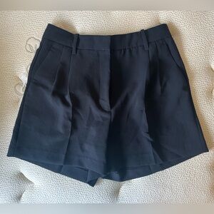 Wilfred - Effortless Short - Black